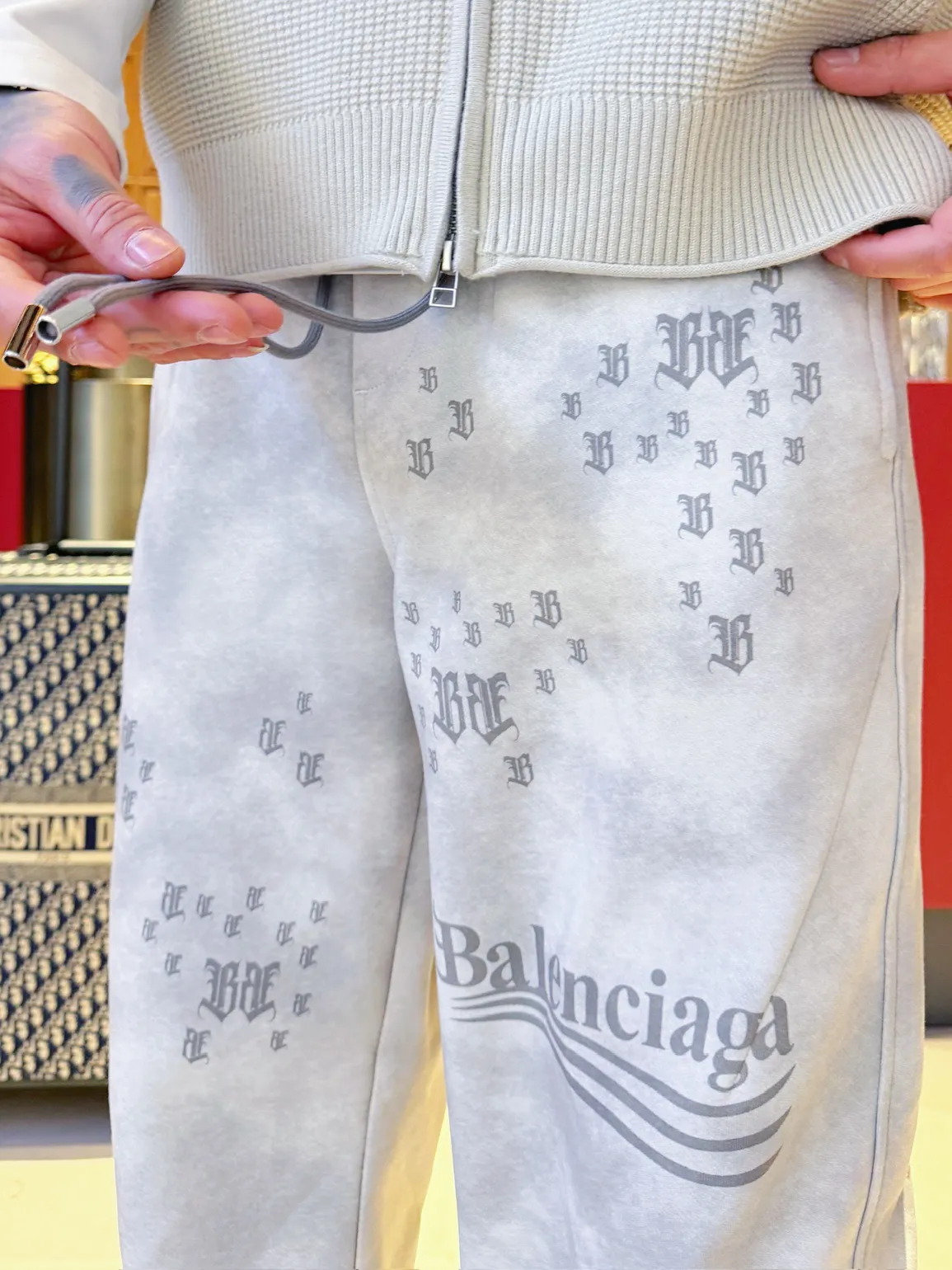 Balenciaga 🆕2026 Autumn and Winter New Arrival trousers and casual pants🎁 are on sale simultaneously on the official website. Brand Classic LOGO casual pants, customized fabrics, excellent comfort and strong touch. Highly recognisable, perfect appearance and craftsmanship. Size:M-3XL